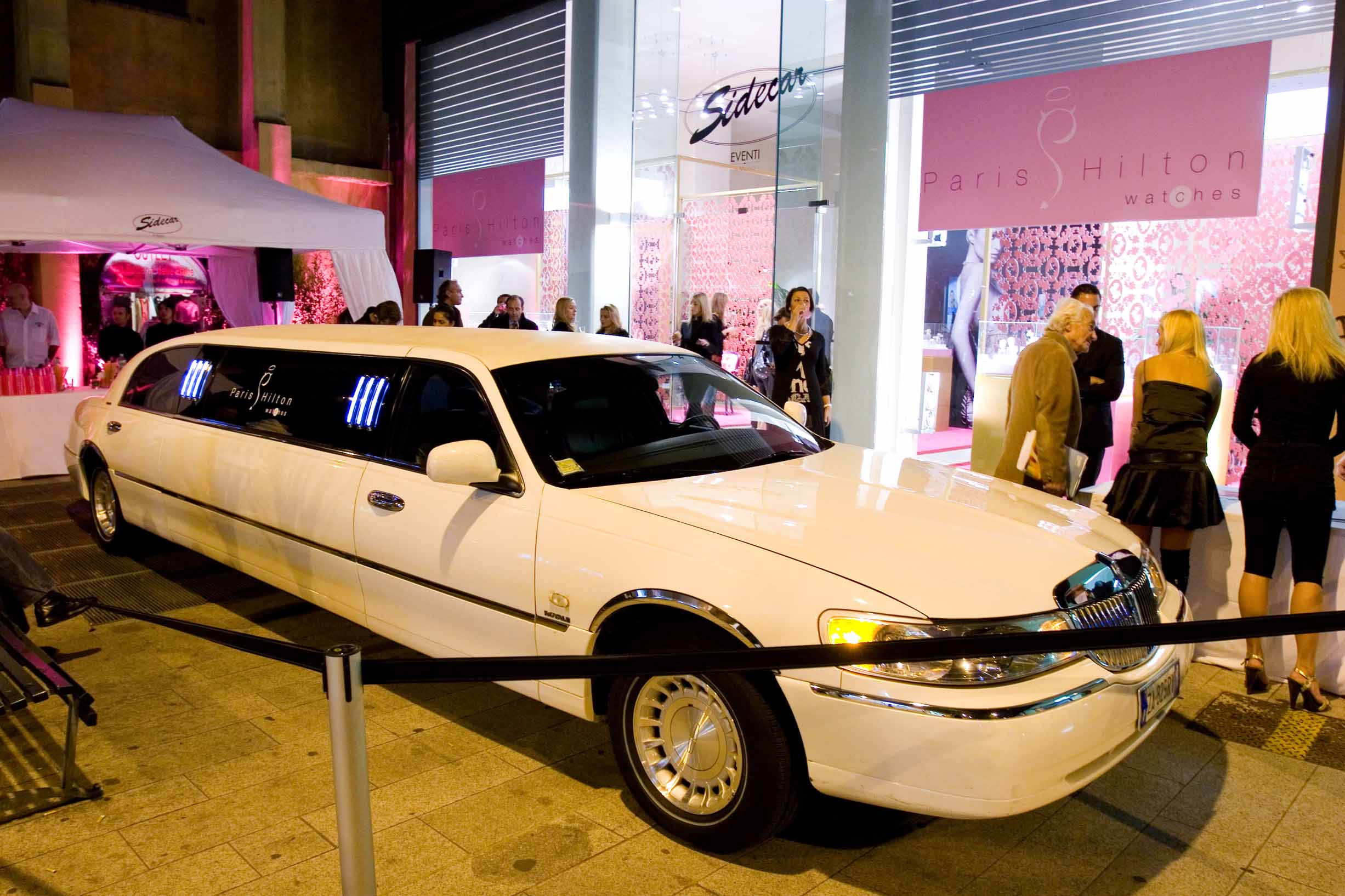 Paris Hilton, evento milano, temporary store